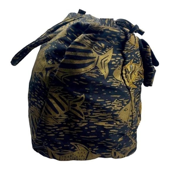 Fish design Travel bag, Overnight bag, Duffel style bag, Carry on Bag - Picture 6 of 16